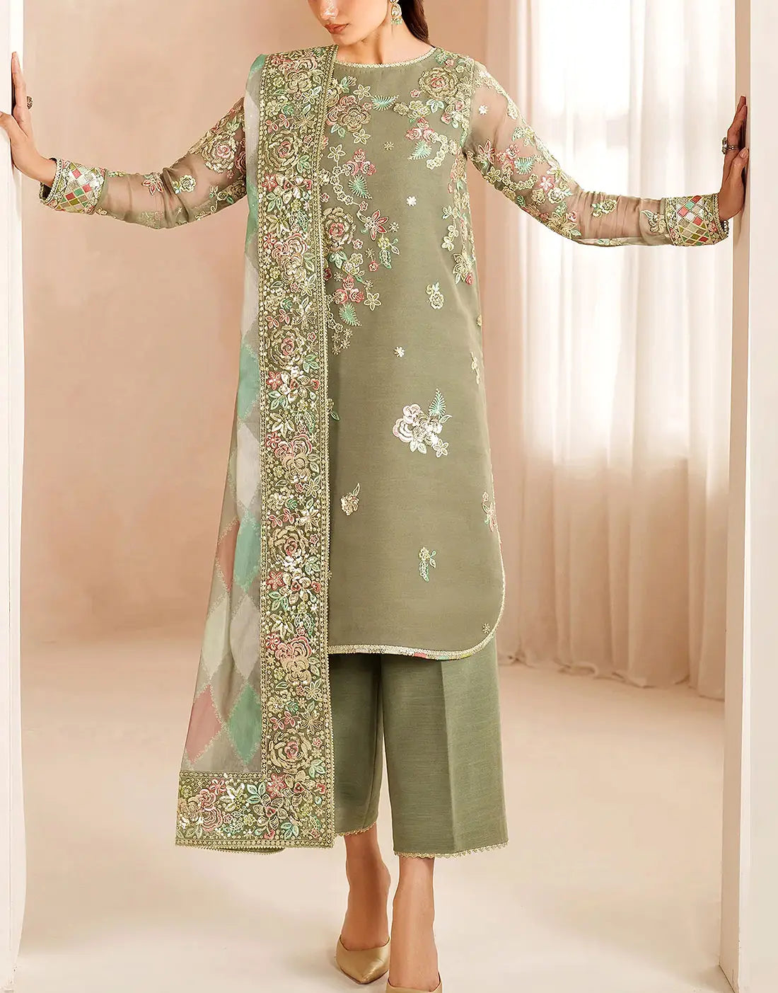 Decent Formal Embroidered Chiffon Wedding Wear Dress