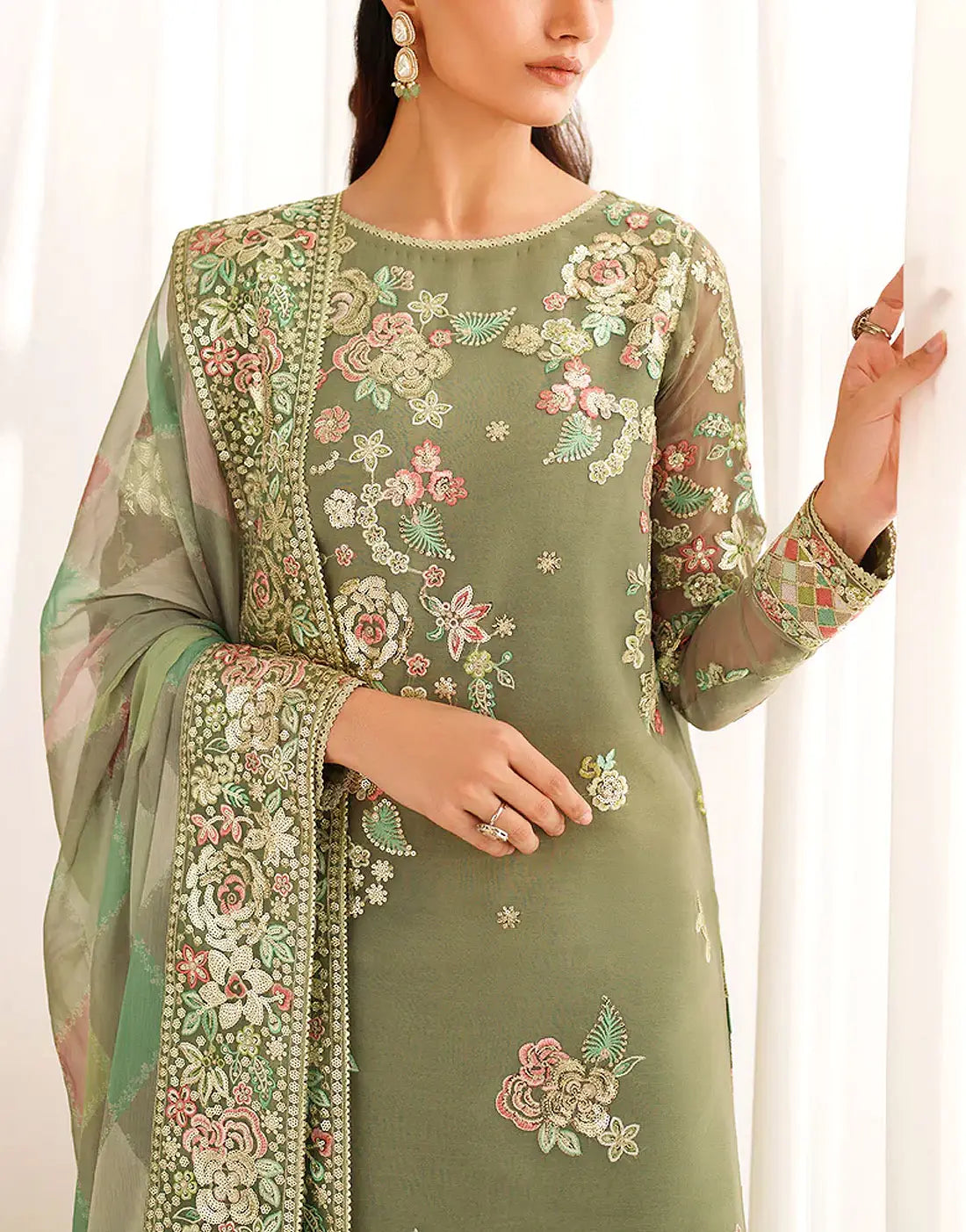 Decent Formal Embroidered Chiffon Wedding Wear Dress