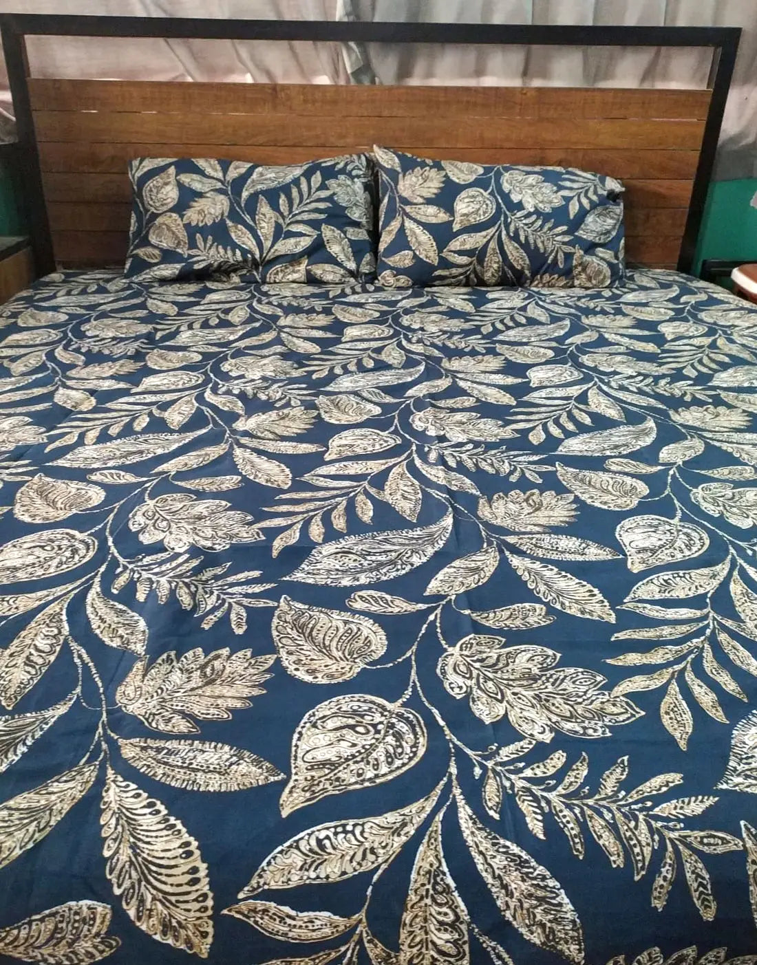 China Cotton King Size Bed Sheet Set with 2 Pillow Covers