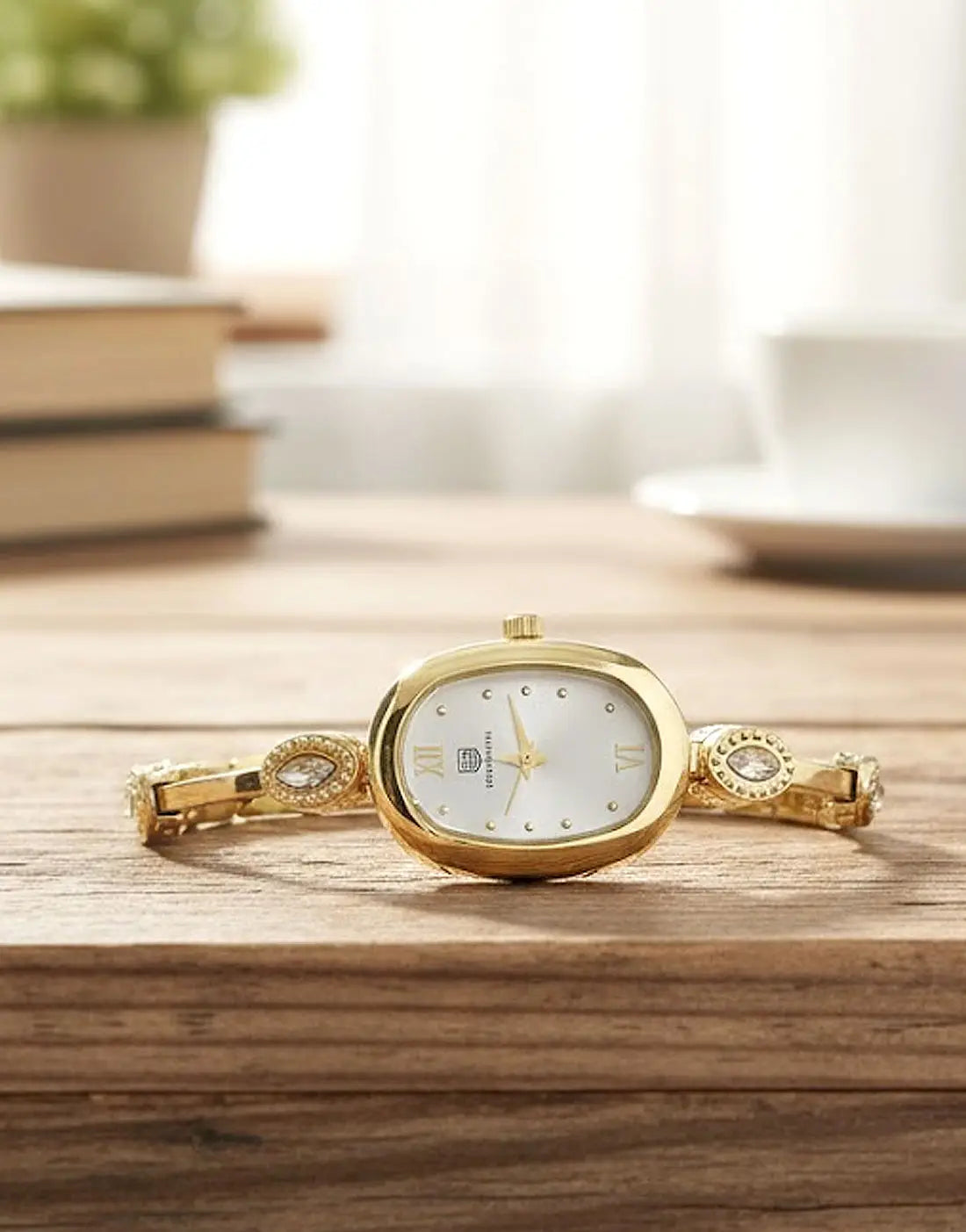 Elegant Oval-Shape Dial Women's Luxury Bracelet Fashion Watch