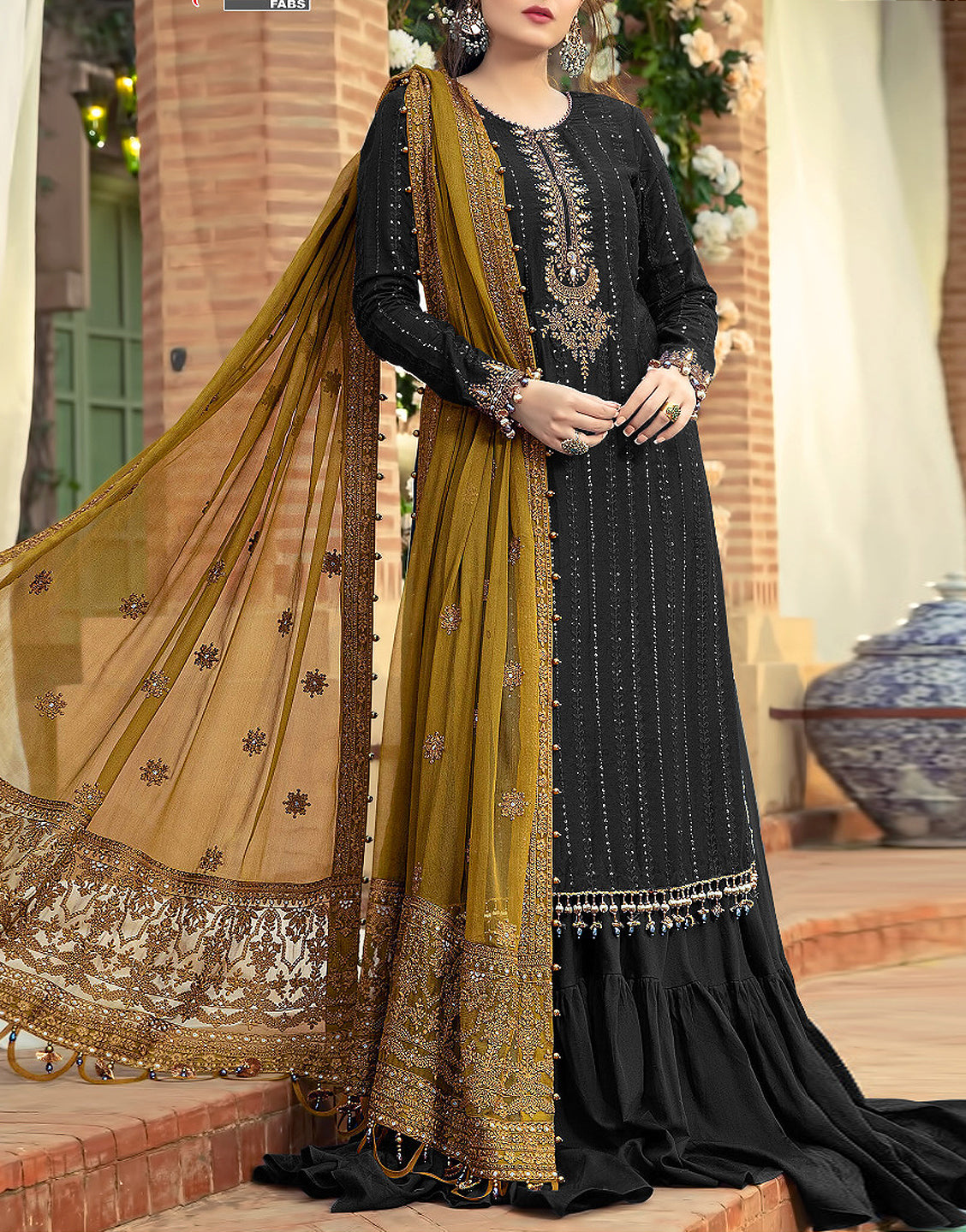 Heavy Embroidered Black Chiffon Wedding Dress (DZ15549)