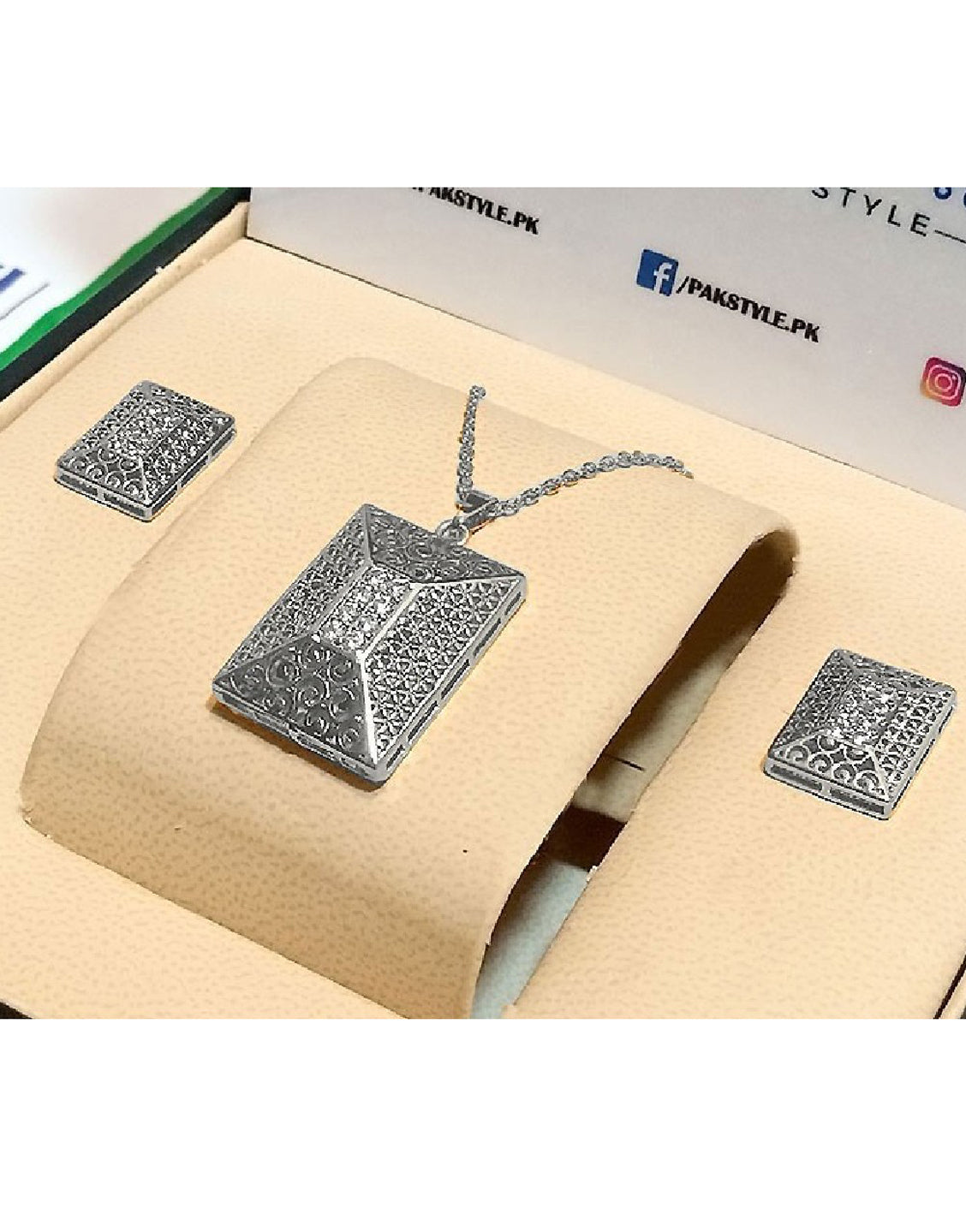 Elegant Necklace & Earring Set for Ladies