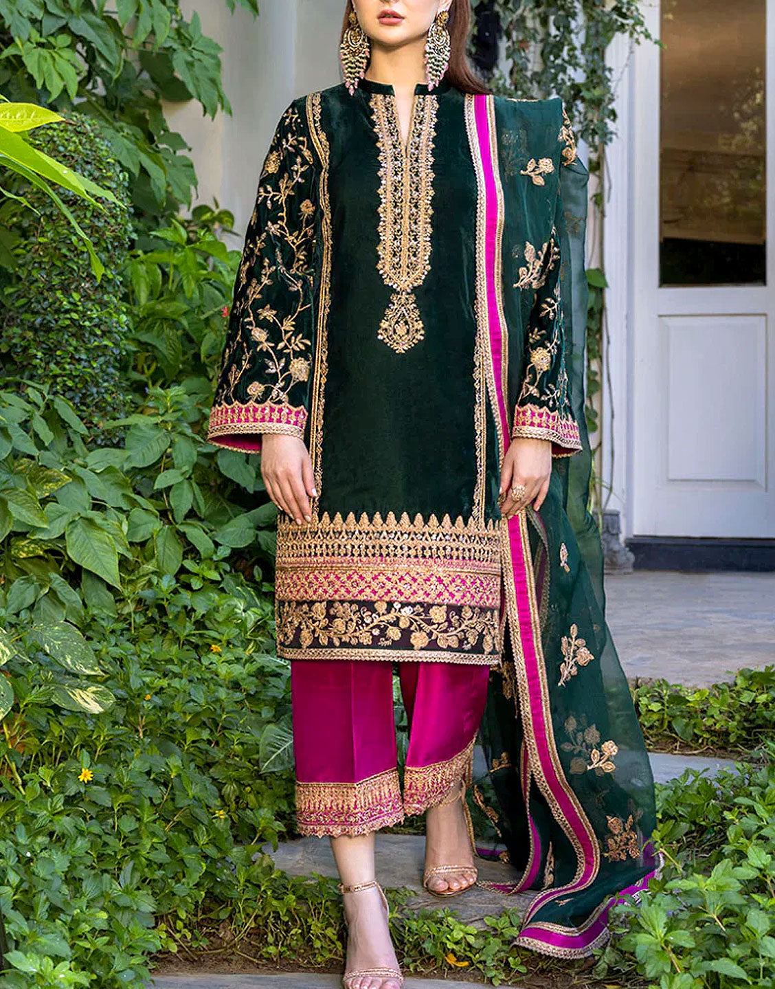 Luxury Embroidered Green Velvet Dress with Emb. Organza Dupatta