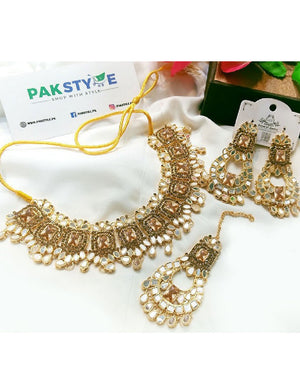 Heavy Bridal Jewelry Set with Earrings & Tikka