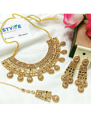 Heavy Bridal Jewelry Set with Earrings & Tikka