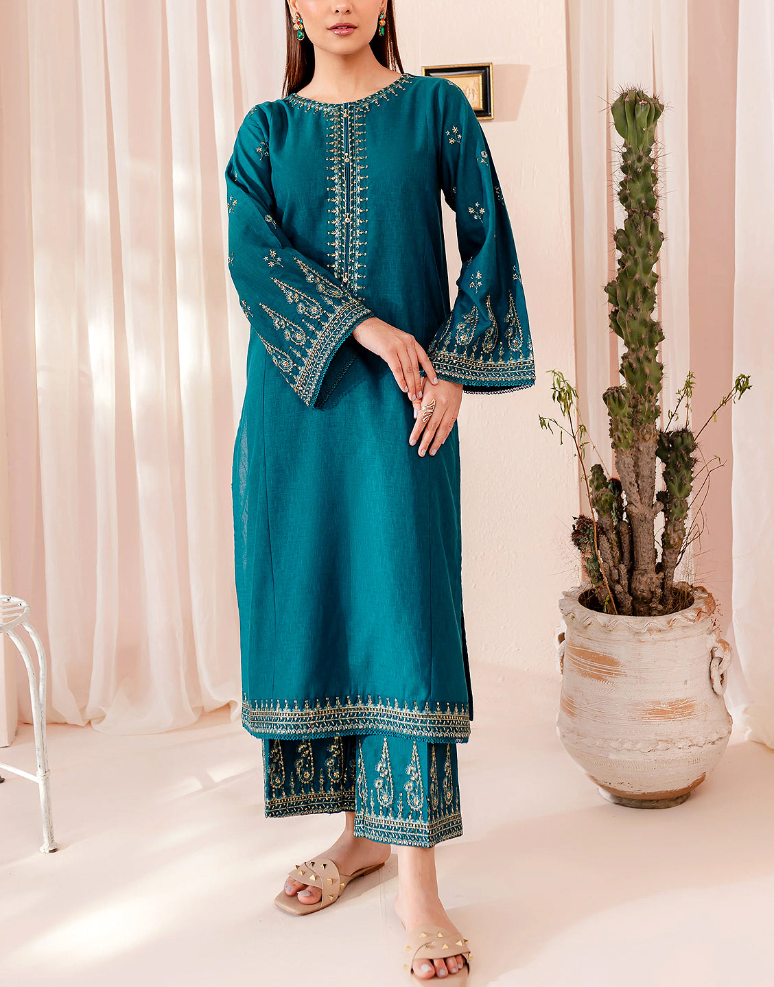 Elegant 2-Piece Embroidered Lawn Dress 2024