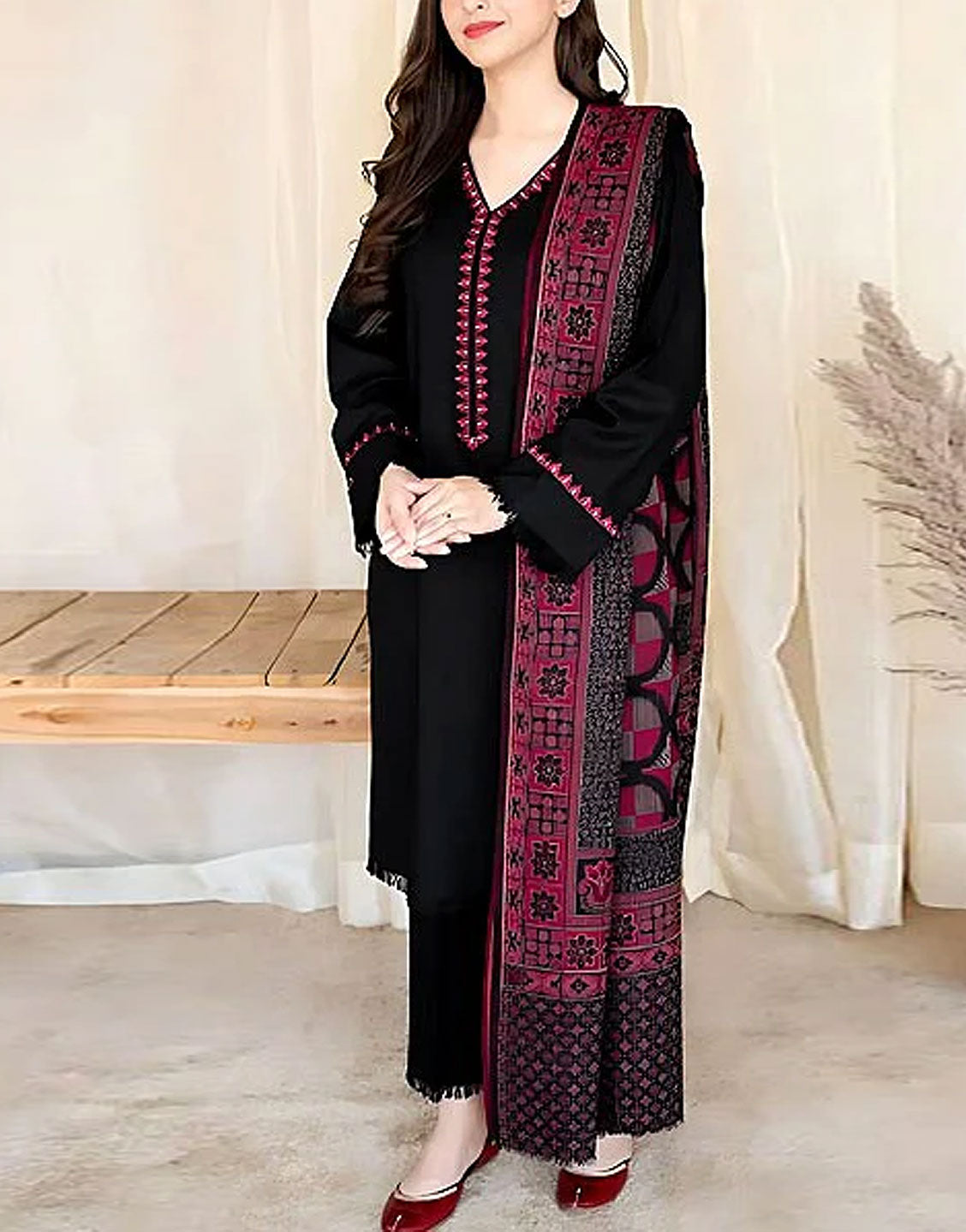 Sequins Embroidered Black Lawn Dress 2024 with Organza Diamond Dupatta