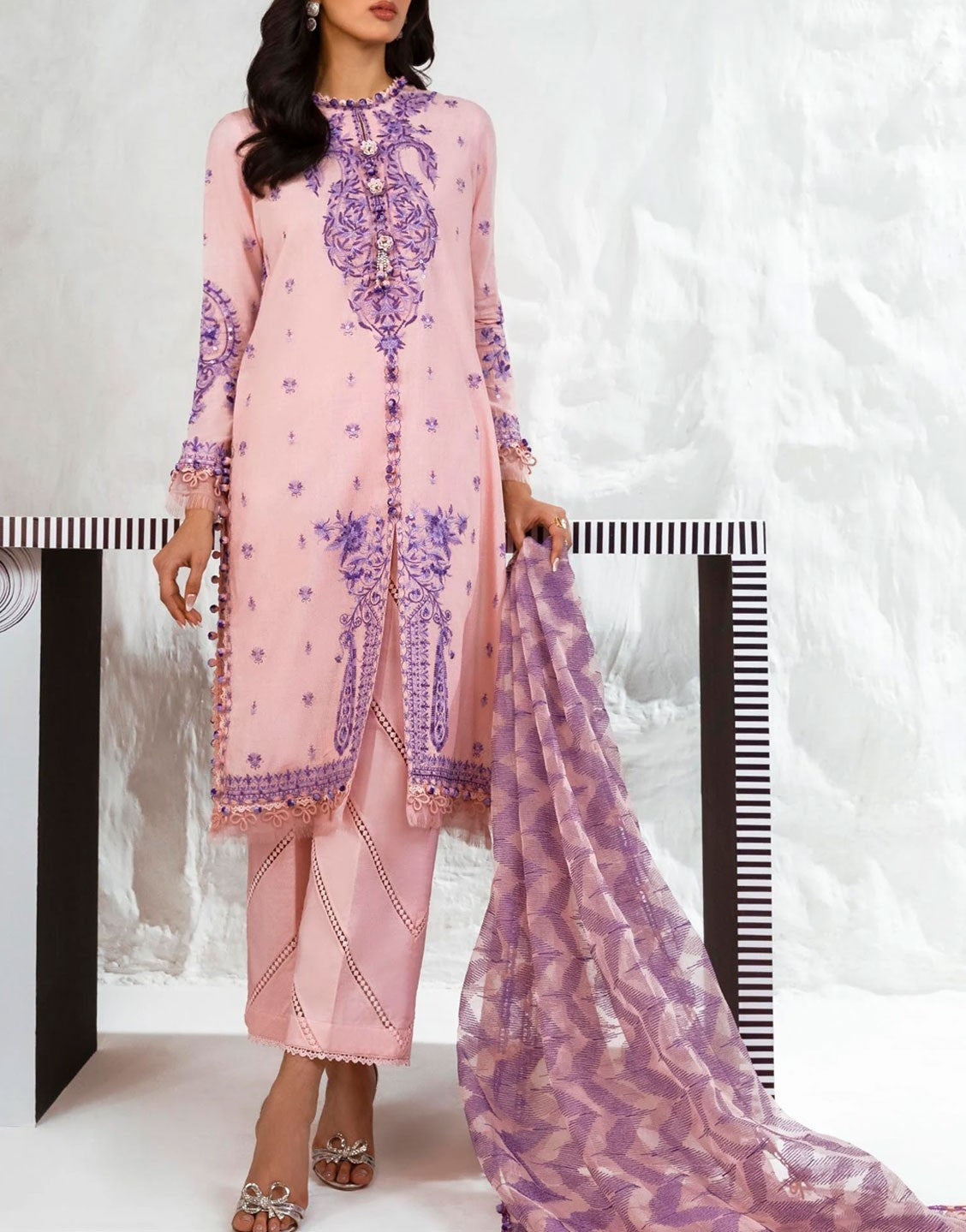 Sana Safinaz Luxury Embroidered Lawn Suit | M242-009B-CT
