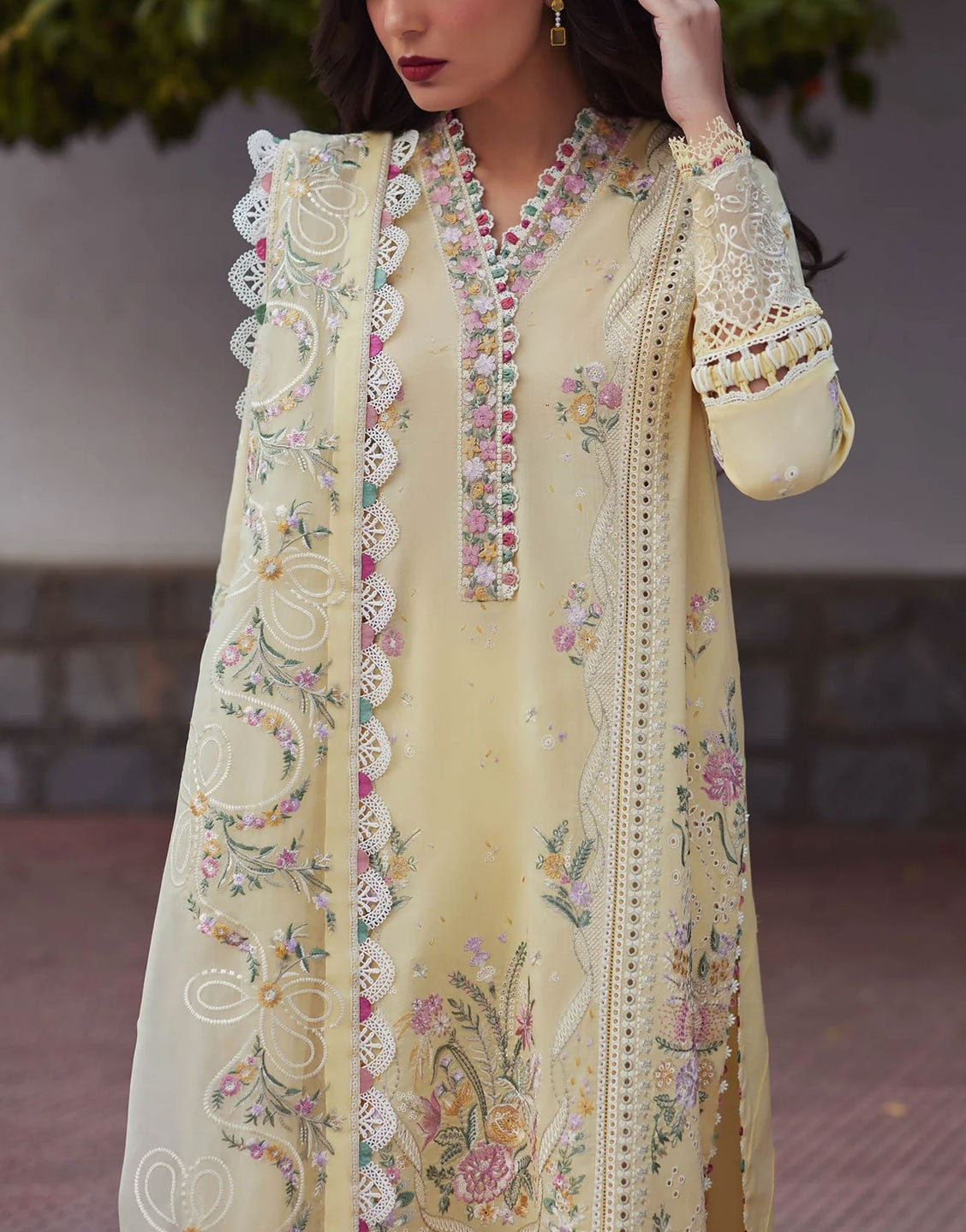 Elan Luxury Lawn Suit with Organza Dupatta | ZENEL (EL24-08 B)