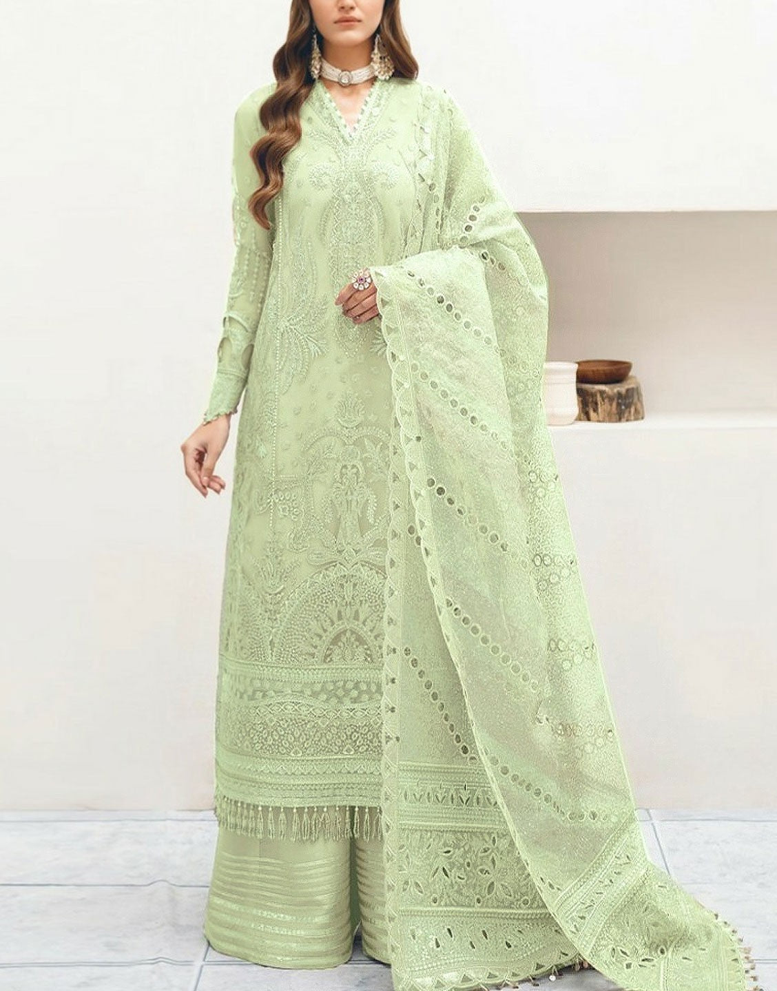 Luxury Handwork Heavy Embroidered Organza Wedding Dress (DZ17401)
