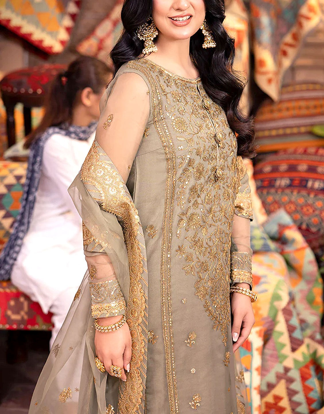 Decent Embroidered Formal Organza Wedding Dress