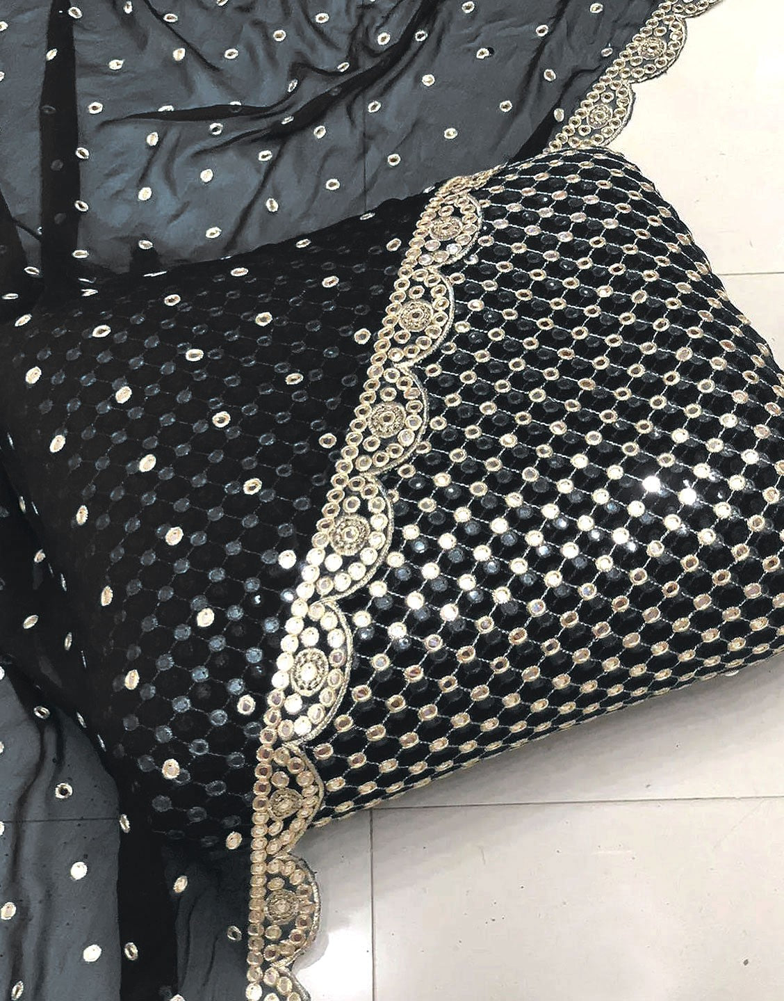 Hiba Bukhari Design: 3-Piece 9mm Chiffon Dress with Cutwork Dupatta