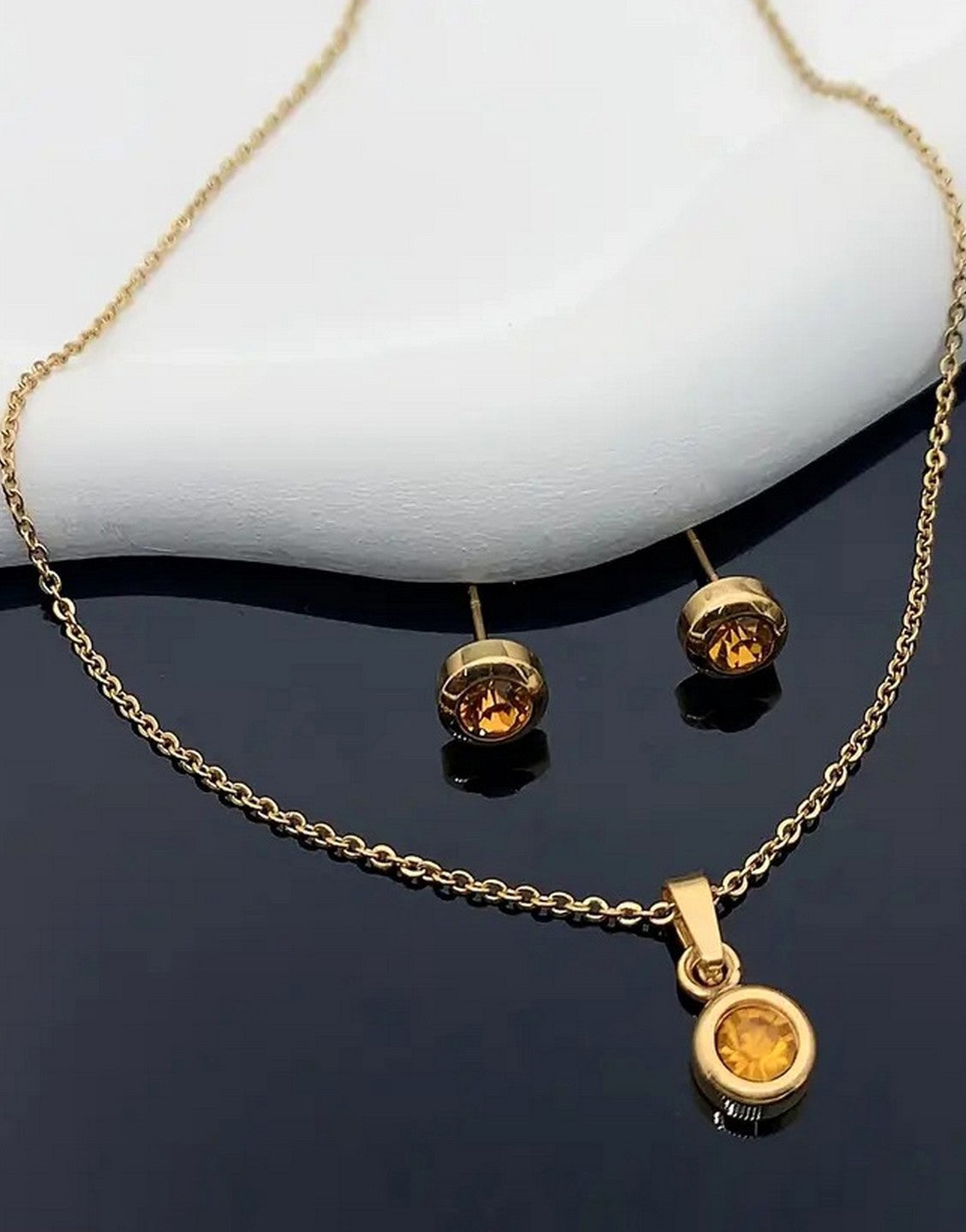 Stylish Champagne Color Zirconia Earrings & Necklace Set - Perfect as a Gift for All