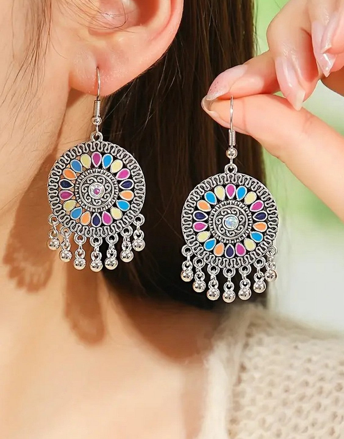 Bohemian Style Silvery Round Women's Jewellery Set with Pendant & Earrings