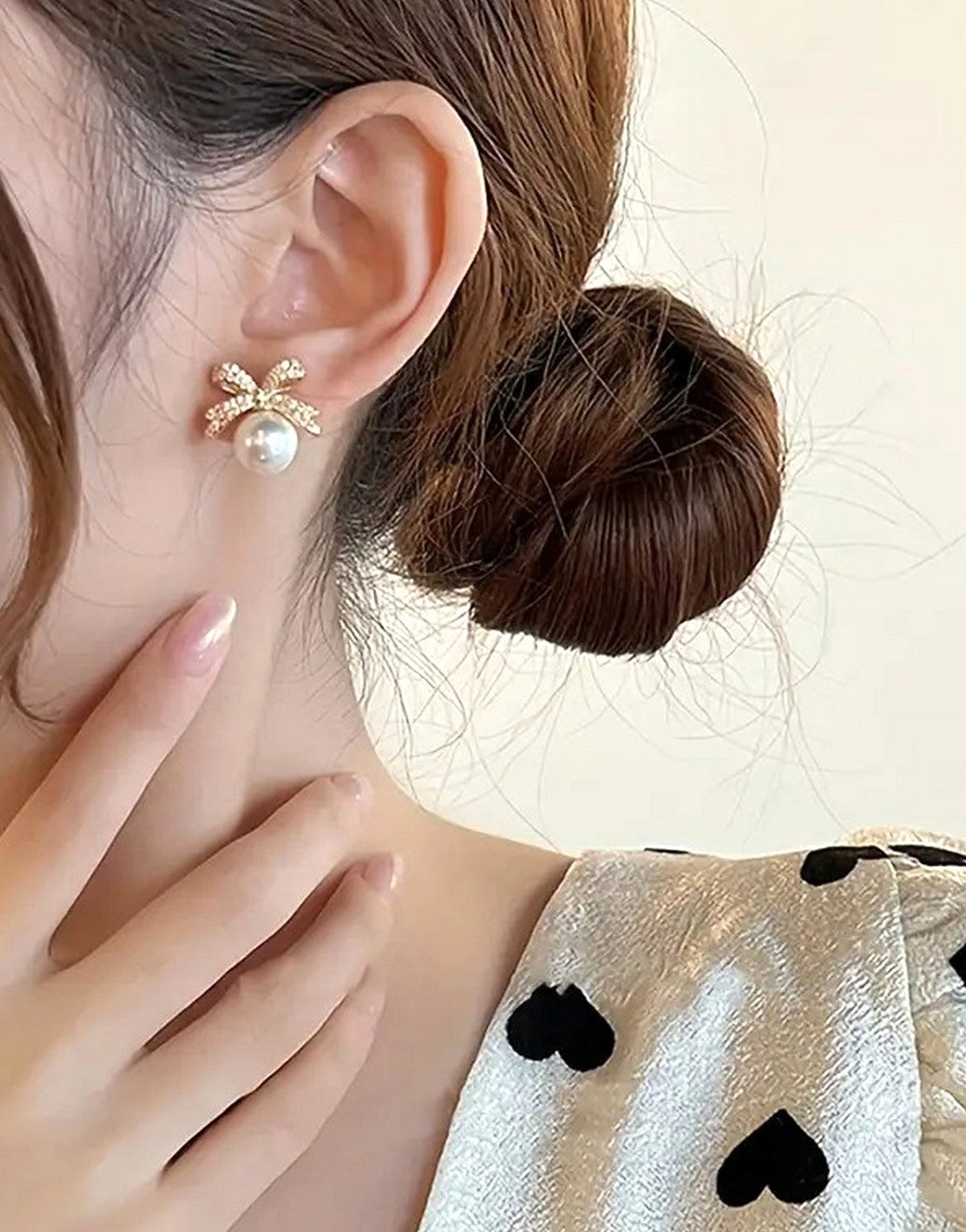 Sparkling Rhinestones Bow Shape Faux Pearls Stud Earrings