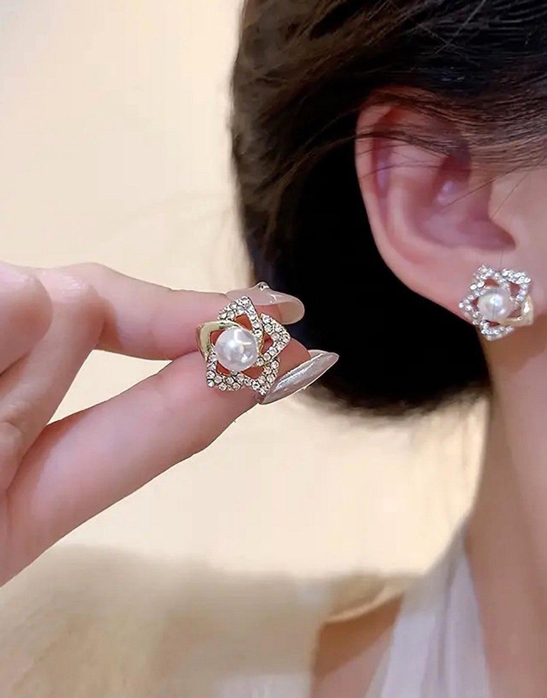 Imitation Pearl Floral Design Stud Earrings for Girls