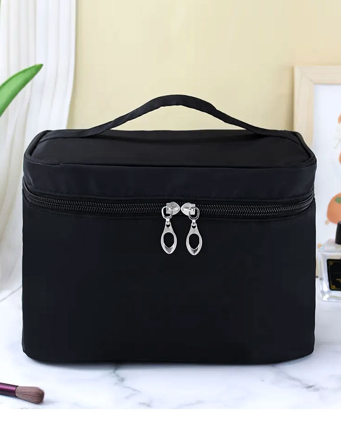 High Quality Makeup & Travel Cosmetic Bag - Black