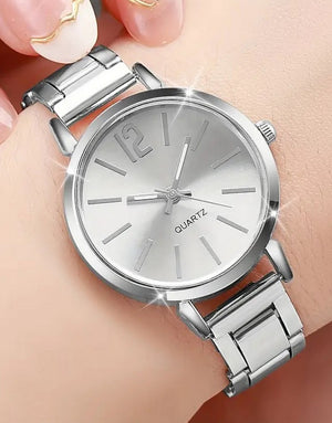 Fashionable Women's Analog Dial Quartz Watch - Silver