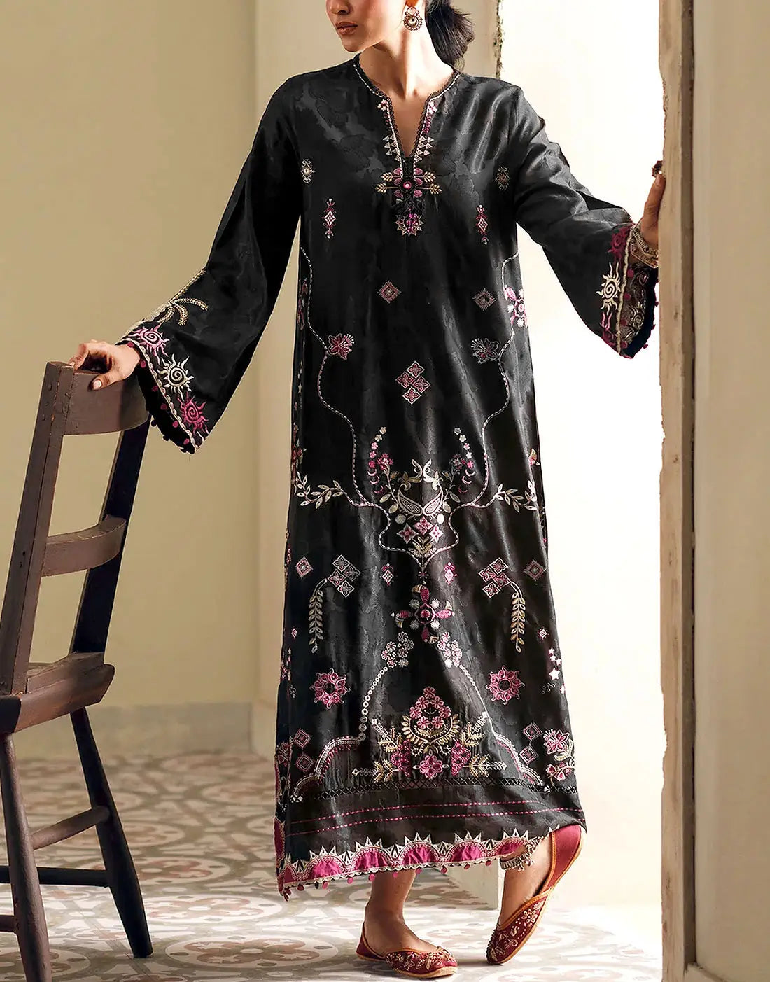 Elegant 2-Piece Embroidered Black Silk Kaftan Dress Design for Girls