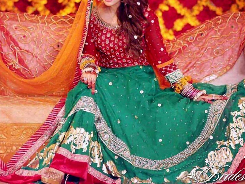 Latest Pakistani Maxi Dress Designs 2025 for Wedding