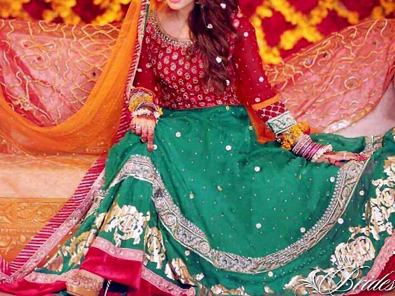 Latest Pakistani Maxi Dress Designs 2024 for Wedding