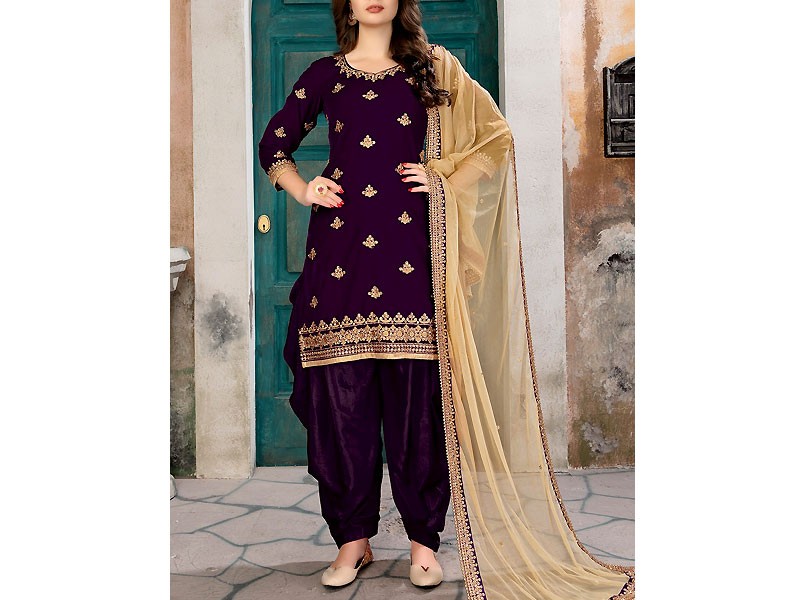 Trendy Pakistani Party Wear Velvet Dresses Designs 2025