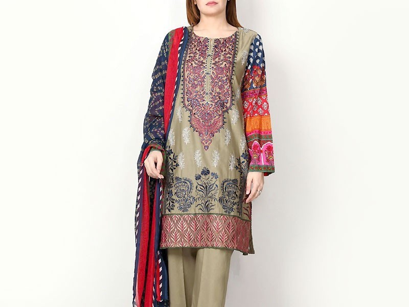 Latest Winter Linen Dresses 2025 in Pakistan