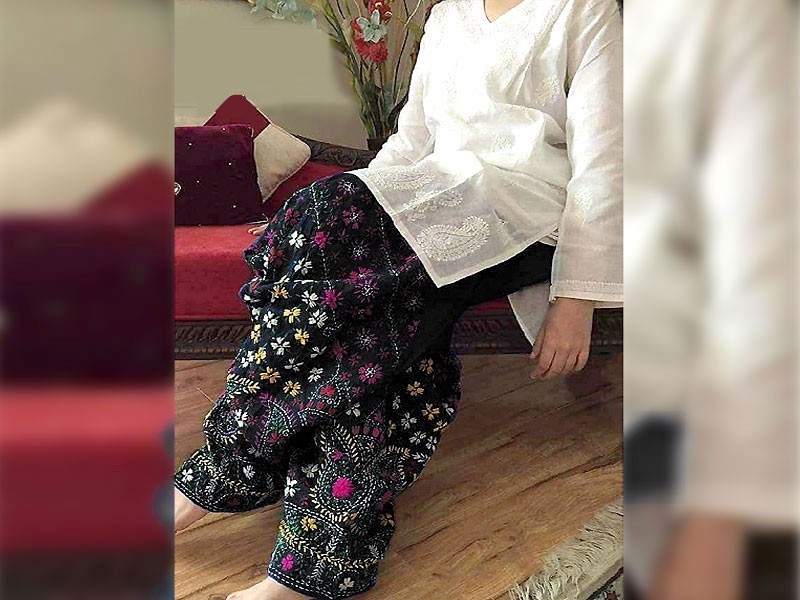 Latest Winter Linen Dresses 2025 in Pakistan