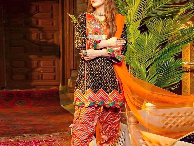 Latest Winter Linen Dresses 2025 in Pakistan
