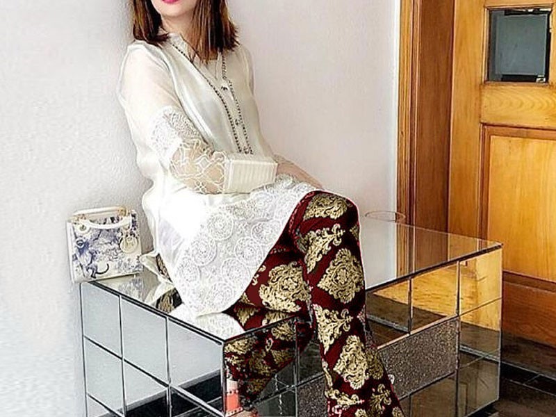 Ladies Cotton Suits Designs 2025 in Pakistan