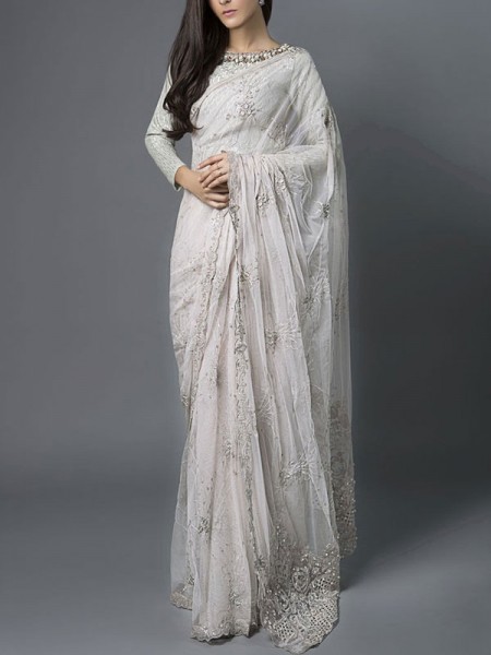 Trend of Saree Dresses for Wedding in Pakistan