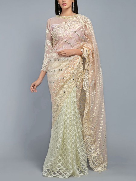 Trend of Saree Dresses for Wedding in Pakistan