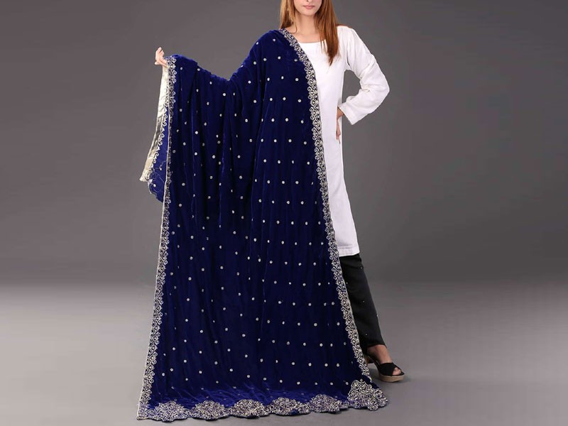 Types of Winter Women's Shawls in Pakistan