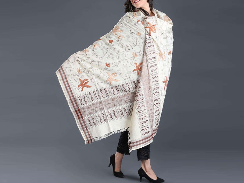 Types of Winter Women's Shawls in Pakistan