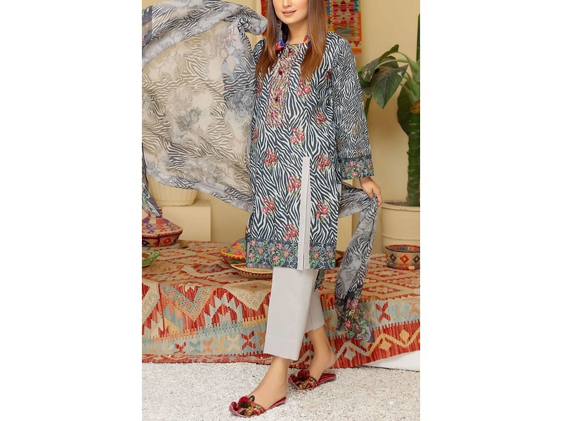 Sanam Saeed by Puri Fabrics Summer Lawn Collection 2021