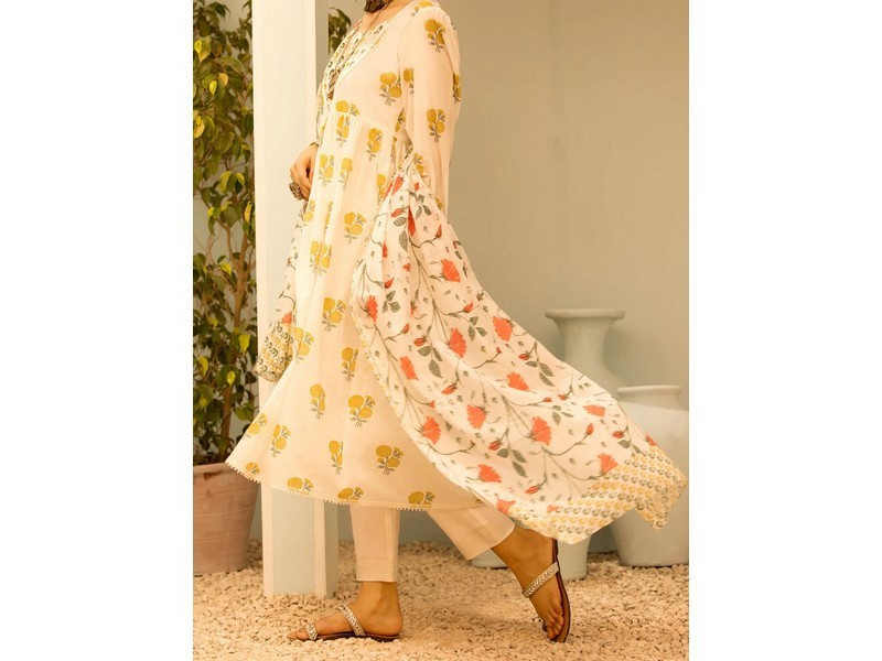 Almirah Summer Lawn Suits Collection 2021