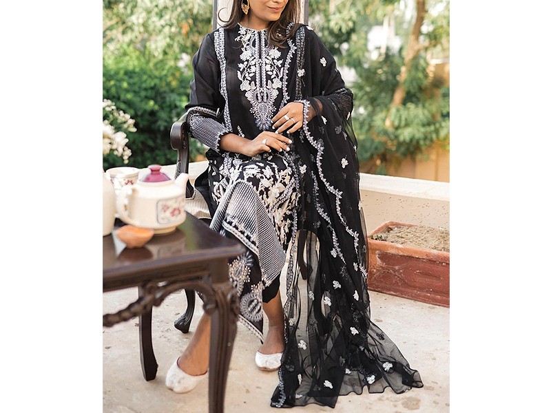 Latest Sapphire Eid Dresses Collection 2022