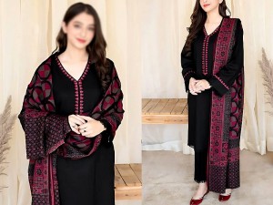 Sequins Embroidered Black Lawn Dress 2024 with Organza Diamond Dupatta Price in Pakistan