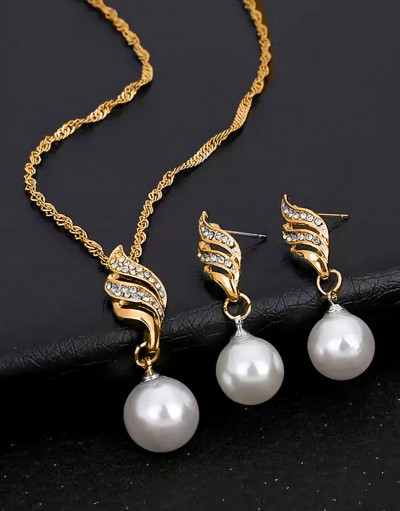 Elegant Spiral Pearl Golden Jewellery Se