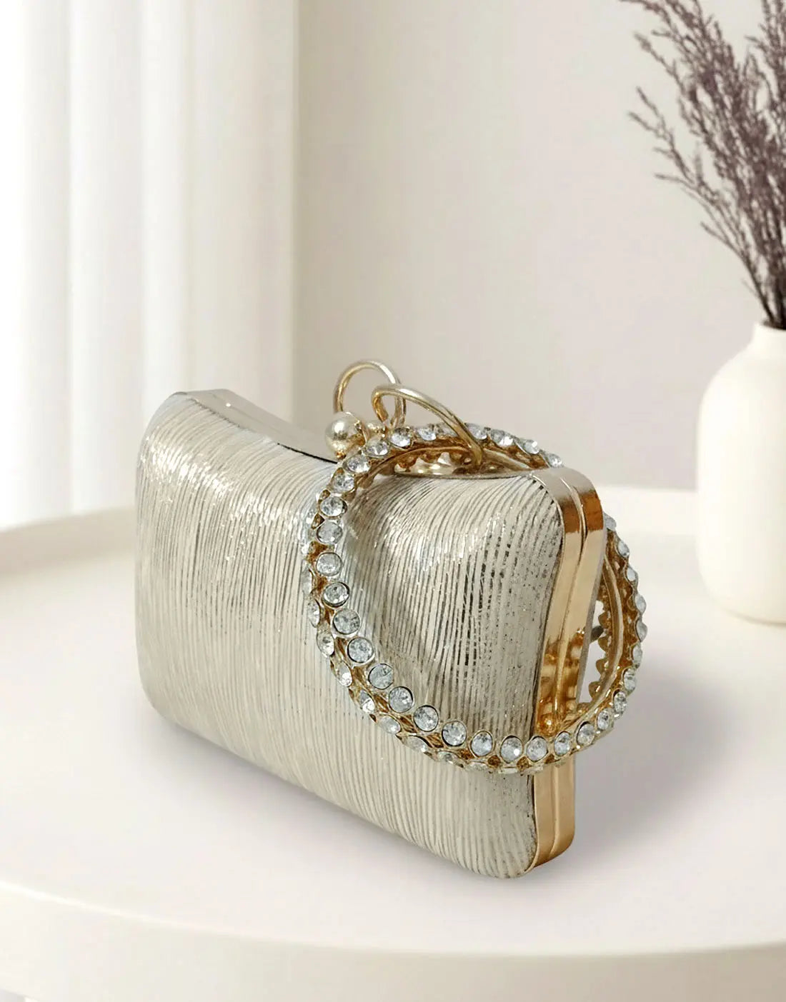 Elegant Silver Clutch Purse with Stylish Bangle Handle