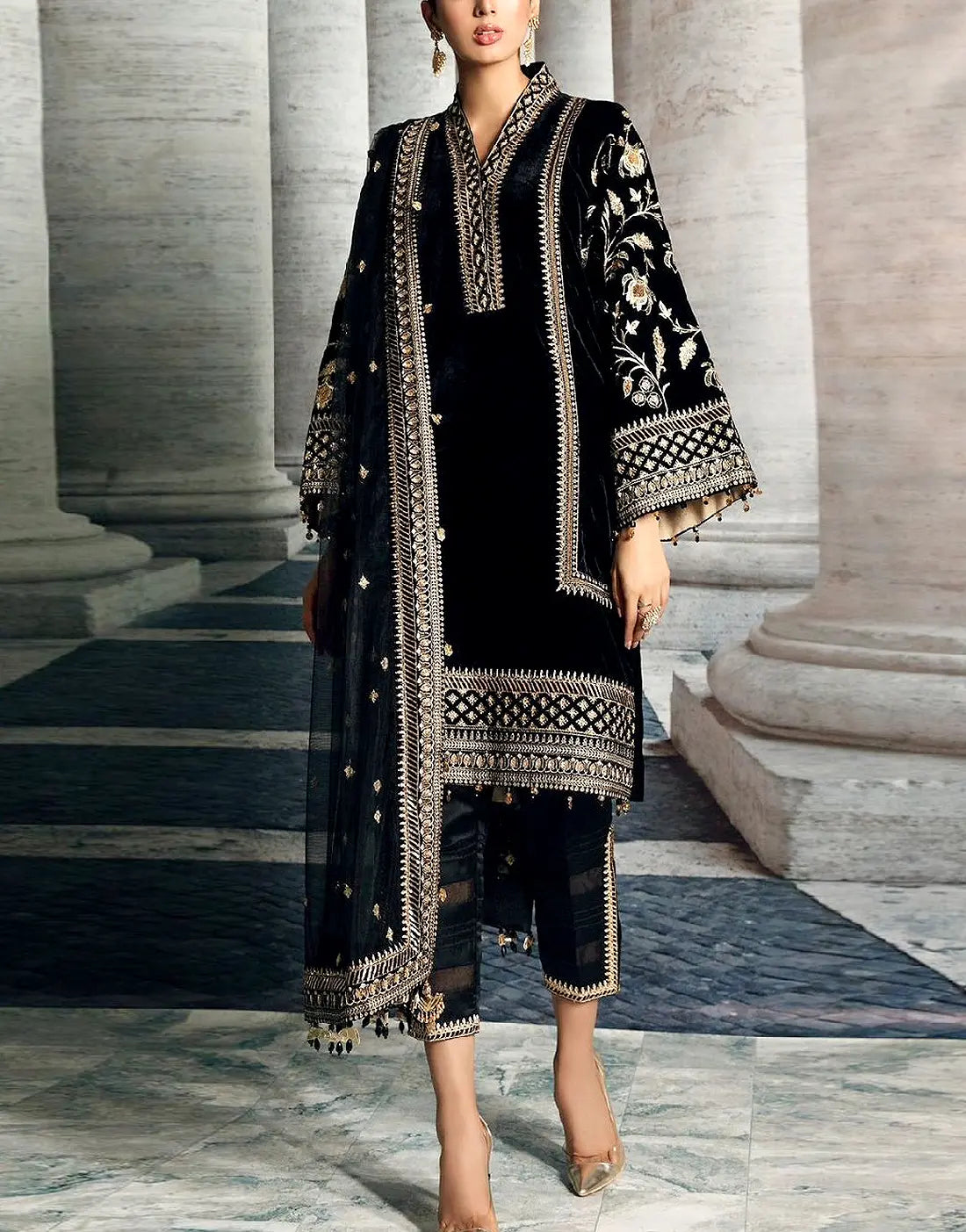 Stylish Black Velvet Wedding Dress Featuring Graceful Embroidery Work