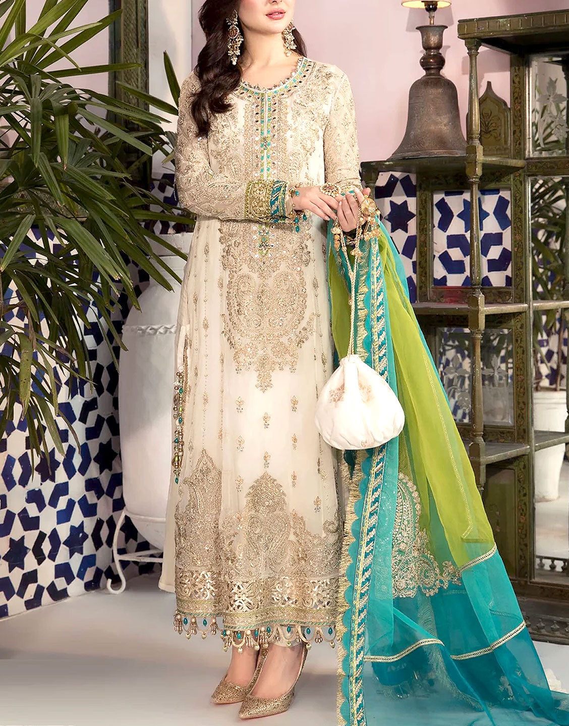 Luxury Heavy Embroidered Chiffon White Wedding Dress with Organza Dupatta
