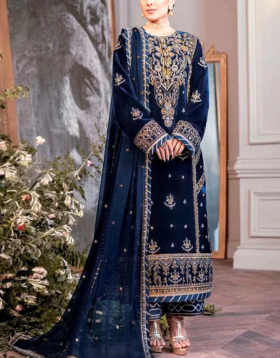 Luxury Embroidered Navy Blue Velvet Wedding Dress 