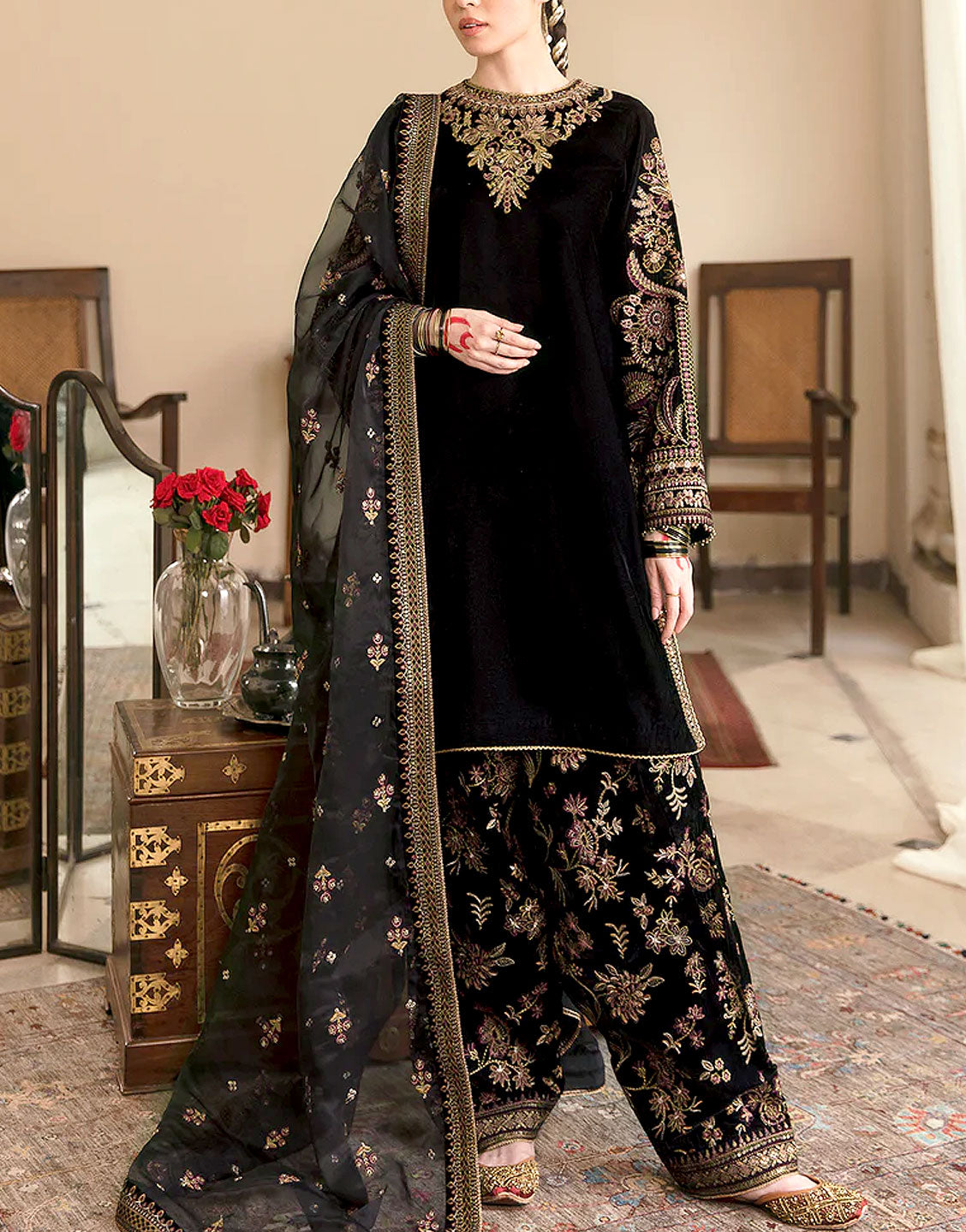 Luxury Embroidered Black Velvet Wedding Dress 