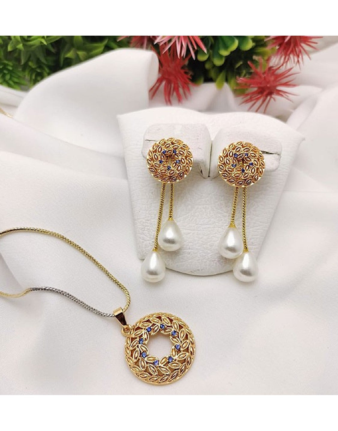 Elegant Gold Plated Locket Set