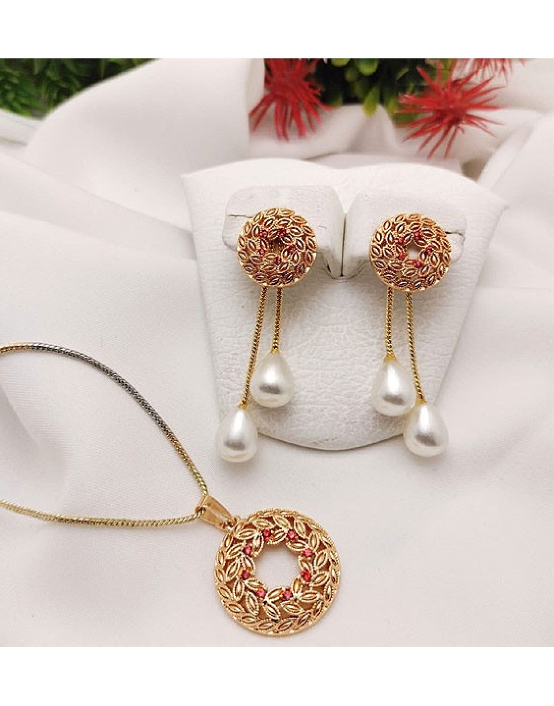 Elegant Gold Plated Locket Set