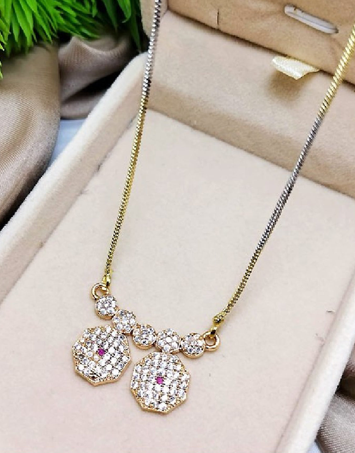 High Quality Indian Zircon Locket