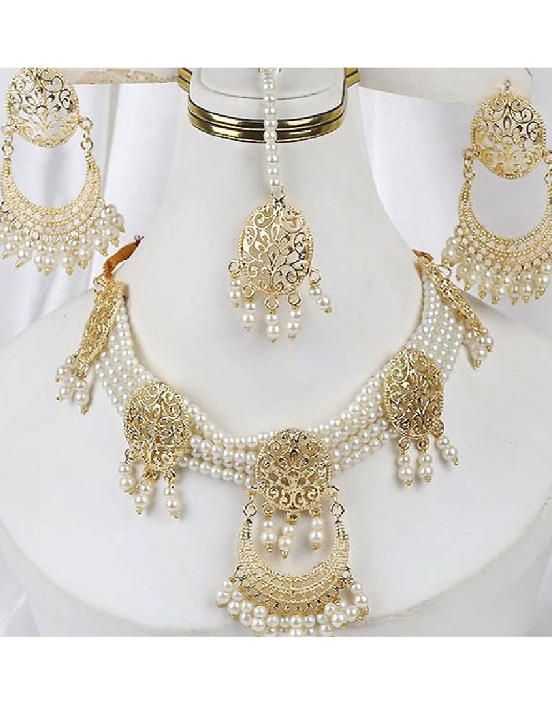 Stylish Pearls Choker Set with Earrings & Teeka