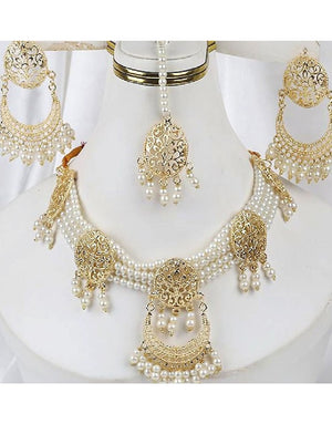 Stylish Pearls Choker Set with Earrings & Teeka