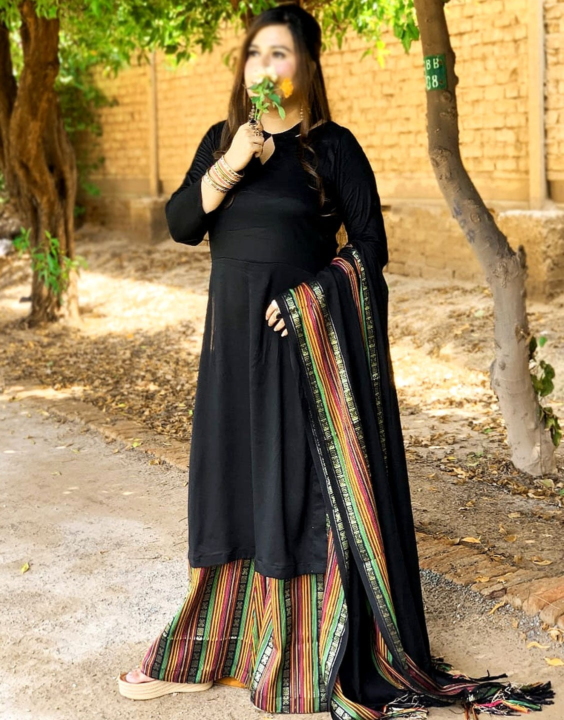 Traditional 3-Pieces Black Sussi Dress